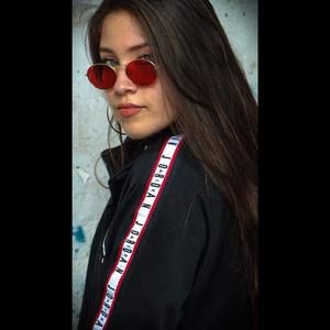 Meet your Posher, Eva